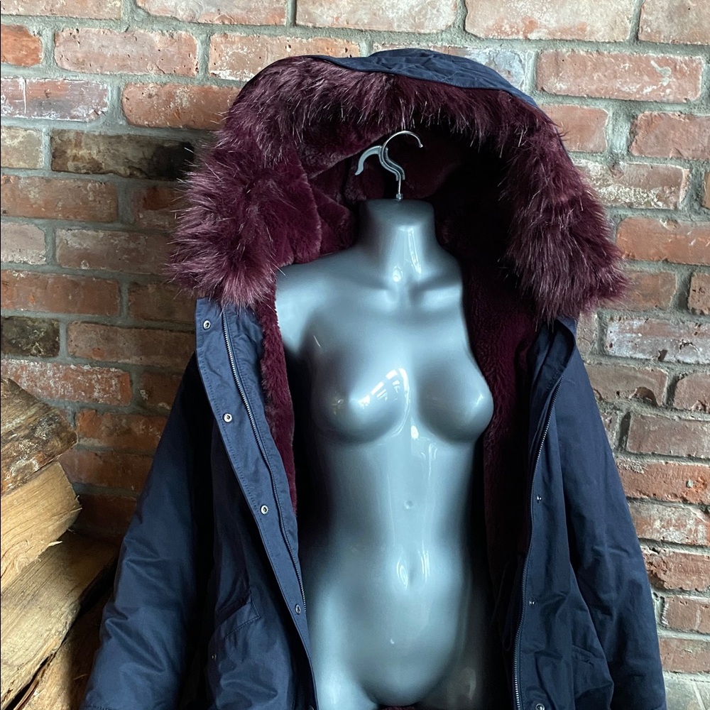 LOFT Navy/ Burgundy winter jacket size small